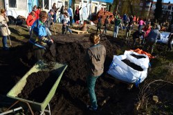 Aanleggen buurtmoestuin de Valreep